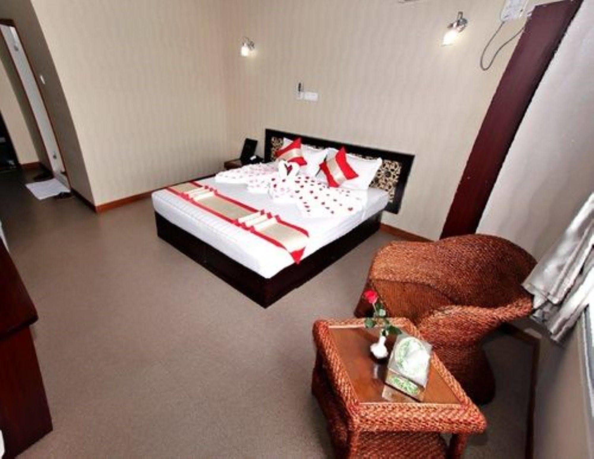 Diamond Crown Hotel Gyogon Exterior foto